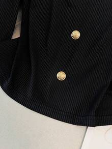 GlowEve CURVE 大码女式金属扣装饰方领长袖修身T恤，适合秋冬季穿着 - 黑色 - 查看 3