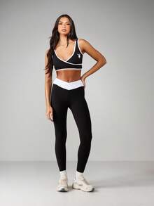 Missguided x Playboy Sports Bra And Legging Set With Contrast White Trim V-Neck Crop Top High Waisted Full Length Athletic Co-Ord - Black and White - View 6