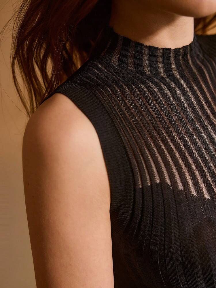 WOMEN'S SLEEVELESS FITTED RIBBED KNIT TOP