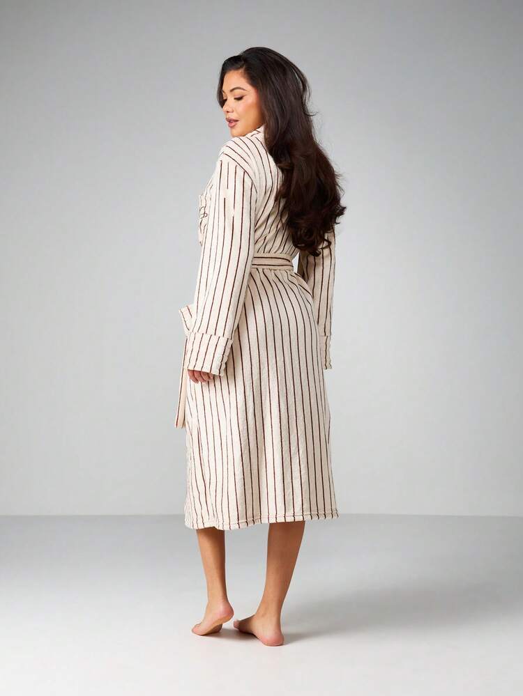 MISSGUIDED Robe de chambre à manches longues rayée avec ceinture à la taille et fermeture par lien. Vêtement d'intérieur pour le confort et le style