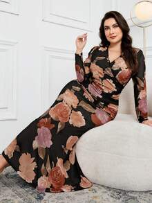 Modelyn Plus Size Women Elegant All-Over Print V-Neck Dress - Black - View 4