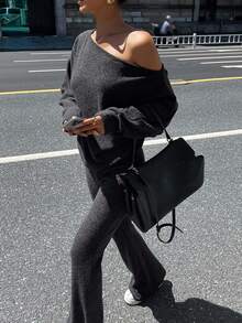 DAZY 女式秋季不对称领口毛衣和喇叭裤两件套 - 灰色 - 查看 4