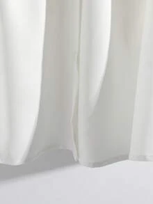 GlowEve CURVE Kurzarm Bluse in Große Größen mit großer Schleifenkragen, elegantes einfarbiges Trägertop mit Knopfleiste für Partywear - Weiss - Übersicht 5