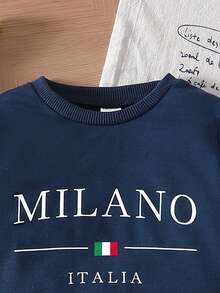 SHEIN 2件套婴儿男女通用套装，适合0-3岁婴幼儿，春秋季蓝色休闲圆领长袖卫衣上衣搭配白色字母印花仿牛仔裤，舒适贴身，适合户外、休闲、运动、派对等场合。