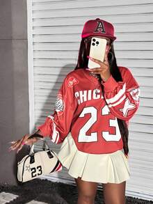 Slaydiva Nuevo suéter holgado de mujer con cuello en V, manga larga, hombros descubiertos, estampado digital de logotipo con eslogan, rayas blancas, ajuste suelto, color vino tinto, para otoño e invierno, regreso a la escuela, disfraces de Halloween, uso casual de negocios, salidas de mujeres, calientes de la calle, estilo retro casual, estilo escolar, estilo deportivo, para mujeres Y2k Streetwear - Burdeos - Ver 11