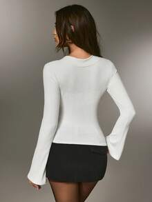 Nuvra Women's White Autumn Chic Workout T-Shirt,Solid Color V-Neck Textured Fabric Elegant Versatile Ribbed Long Sleeve Top With Built-In Bra Warm Shirt - White - View 2