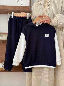 SHEIN 2 pièces Ensemble de style de mode de rue décontracté coréen pour jeunes garçons, avec Sweat-shirt à capuche gaufré et pantalon de survêtement à taille élastique unie. Convient pour la rentrée scolaire, les anniversaires, les baby-showers, les fêtes, l'automne/l'hiver