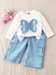 SHEIN Playful Pals 女婴休闲修身长袖圆领T恤，饰有可爱的3D蝴蝶刺绣牛仔布贴片设计；女童宽松水洗牛仔工装裤，多口袋设计，休闲时尚，适合日常穿着。 - 淺色水洗藍 - 查看 3