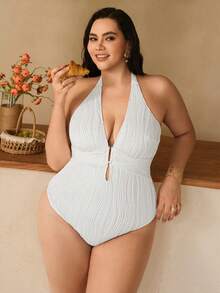 Swim Chiccia بدلة سباحة قطعة واحدة للنساء ذات لون أحادي ونسيج ملمس، ذات فتحة رقبة على شكل V وتصميم مخدود جريء، بأسلوب أنيق مناسب للشاطئ والعطلات - أبيض - مشاهدة 4