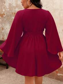 Đầm ngắn dáng chữ A màu đỏ cỡ lớn, cổ chữ V, thanh lịch, thường ngày, thắt eo, tay loe, giúp thon gọn vóc dáng. - Đỏ - Xem 2