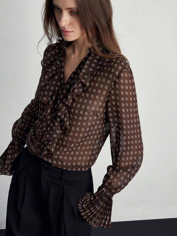 Aveloria Modichic Blusa Elegante com Gola Babado Frontal com Botões, Estampa Paisley e Flor de Caju Sobrepostas em Chiffon, Estilo Vintage para Mulheres - Multicolorido - Visão 5