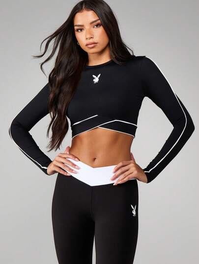 Missguided x Playboy 长袖运动短款上衣，圆领，白色撞色滚边，运动训练紧身压缩款，适合健身锻炼。