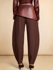 SHEIN Veneréa 仿皮纹理拼接设计金属装饰裤 - 棕色 - 查看 2