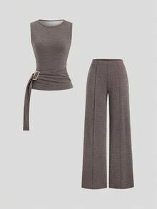 Sweetra 两件套女士棕色罗纹磨毛圆领无袖上衣，侧边褶皱抽绳金属装饰，修身剪裁，搭配直筒前褶长裤，优雅百搭，适合工作、上学、约会、秋冬季穿着。 - 棕色 - 查看 1