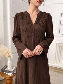 Al Najma 女士优雅纯色蕾丝拼接镂空领阿拉伯风格连衣裙 - 咖啡棕 - 查看 5
