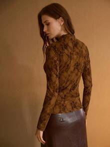 MOTF PREMIUM ALLOVER FLORAL PATTERN FUNNEL NECK LETTUCE TRIM SLIM FIT TOP - Coffee Brown - View 3
