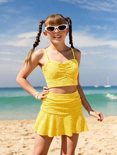 SHEIN 3件套女童纯色泳衣套装，蝴蝶结装饰，正面褶皱设计，弹力速干针织面料，适合海滩、泳池、冲浪、度假、夏季穿着。