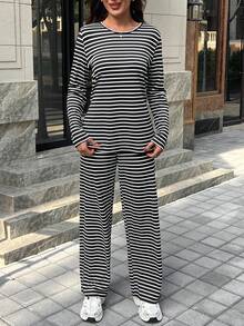 SHEIN 两件套孕妇装：长袖圆领条纹T恤（侧开衩），直筒条纹裤 - 黑與白 - 查看 7