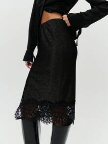 Nöista Chân váy bút chì cạp cao lấp lánh ánh hologram với đường xẻ tà bên hông và viền ren lượn sóng. Một chiếc váy ôm sát cơ thể hoàn hảo cho các buổi tiệc cocktail, sự kiện trang trọng hoặc những buổi đi chơi tối. - màu đen - Xem 3