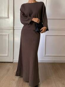 Livesso 秋冬宽松商务休闲街头时尚棕色优雅新年圣诞纹理条纹蝙蝠袖套头毛衣和A字裙两件套女装 - 棕色 - 查看 1