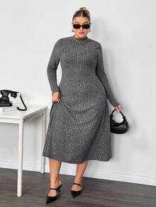 Truni Lacenleopard 加大码纯色罗纹立领长袖连衣裙，适合梨形三角身材 - 灰色 - 查看 5