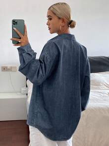 DAZY 女式宽松蝴蝶结翻领长袖前开牛仔衬衫，休闲街头风格，牛仔夹克，秋季女装 - 中等水洗藍 - 查看 3
