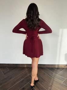 MDEdit 女士修身长袖高领荷叶边下摆迷你连衣裙，咖啡色，适合秋冬季分层搭配、约会或通勤，优雅卡其裙伞裙办公室装工作服秋季内衣 - 酒紅色 - 查看 2