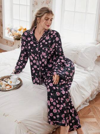 SHEIN Große Größen Allover Blume Muster Offene Vorderseite Kragen Langarm Pyjama Set, Winterkleidung