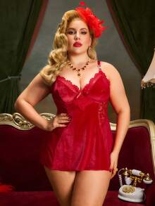 Plus Size Vintage Palace Style Lace Patchwork Velvet Wireless Lingerie Dress With G-String - Red - View 3