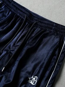 Aesthetic Post 年轻、运动、刺绣、天鹅绒运动套装，男士夹克套装