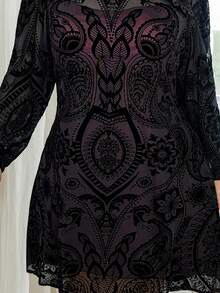 SHEIN Privé Plus Size Elegant Flocked Placement Print Fitted Short A-Line Long Sleeve Sheer Dress/Christmas Dress Jacquard Dress Breezaya Dress Plus Size Paisley Print Dress Embroidered Dress Plus Size Black Lace Dress Plus - Burgundy - View 7