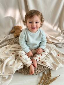 SHEIN Toddler Boys' Fleece Sweatshirt And Ribbed Geometric Print Pants Set,Light Blue,Autumn,Cute,Family Matching,Baby Unisex Long Sleeve Pajama Outfit - Multicolor - View 3