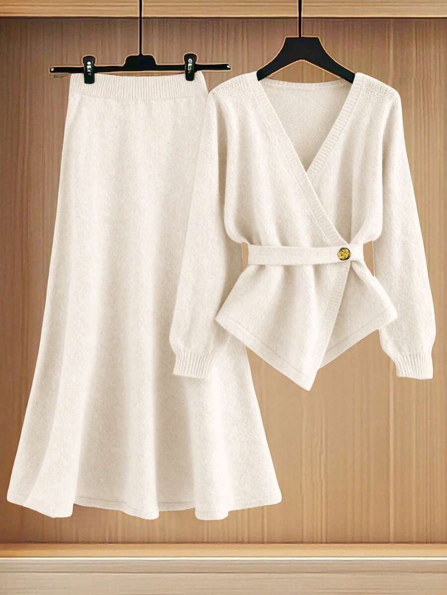 GlowEve 新款优雅纽扣装饰套头毛衣，简约欧美风时尚针织上衣 - 杏色 - 查看 1