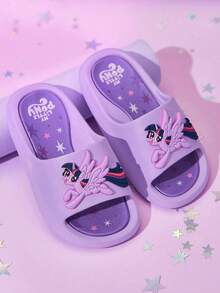 My Little Pony X SHEIN 可爱卡通暮光闪闪女孩紫色儿童拖鞋，适合幼儿和儿童，速干、轻便、耐用的EVA材质，室内外皆宜，可在浴室、游乐场、游泳池、海滩等场所穿着，独角兽图案，送礼佳品。 - 紫色 - 查看 9