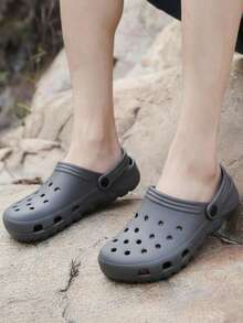 Sandalias para hombre ligeras con diseño perforado y correa ajustable, punta redonda y suela antideslizante, estilo casual para playa y hogar - Gris - Ver 3