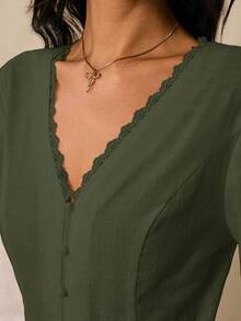 Poéselle Áo sơ mi dài tay cổ chữ V tối giản màu trơn dành cho nữ - xanh quân đội - Xem 5