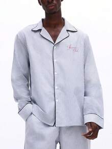 SUMWON 经典条纹长袖纽扣睡衣套装，包含一件带领衬衫和配套长裤，适合睡眠和居家穿着。 - 灰色 - 查看 2