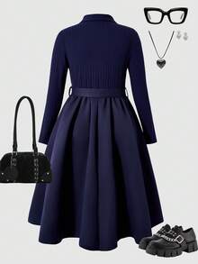 SHEIN Chelsea Crush 女童长袖 Polo 领 T 恤裙，舒适罗纹 Polo 领，A 字裙摆饰有马术印花，优雅淑女风，厚度适中，适合春秋季休闲、返校、度假等场合穿着。 - 藏蓝色 - 查看 2