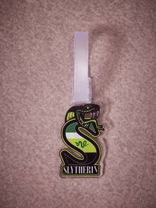 HARRY POTTER X SHEIN 1pc Cartoon Snake House Acrylic Luggage Tag - Multicolor - View 2