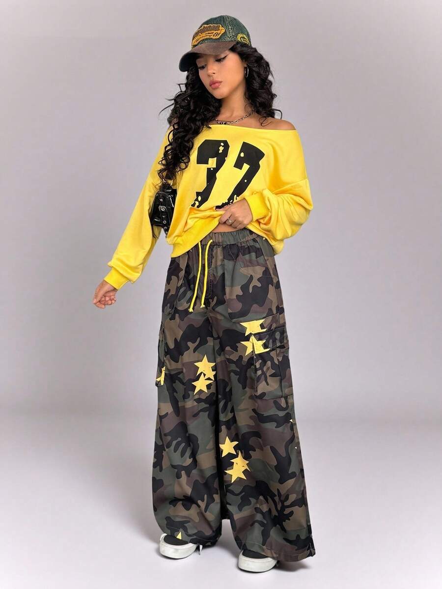 少女休闲卫衣裤套装,斜肩设计,胸前黑色字母印花,迷彩裤配黄色星星图案和抽绳,适合外出、逛街、散步、运动、旅行,可搭配夹克和背心 - 黃色 - 查看 1