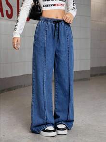 SHEIN Jeans rectos de mezclilla negra con parches para adolescentes, moda casual de campus recomendada para otoño/invierno. Tela negra clásica y cómoda, con panel frontal de parches, cintura elástica con cordón, fácil de poner y quitar, silueta recta holgada que estiliza las piernas, adecuado para diversos tipos de Body. Versátil y resistente a la suciedad, perfecto para salidas, ocio en el campus o uso diario, creando un aspecto juvenil y enérgico. - Azul lavado oscuro - Ver 3