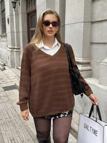 SHEIN EZwear Sweater Wanita Ukuran Besar Kasual Longgar Leher V Bergaris/Musim Dingin - MultiWarna - View 5