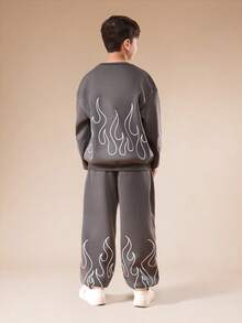 SUMWON 男童火焰印花连帽长袖圆领卫衣和运动裤套装，休闲度假装扮 - 黑色 - 查看 2