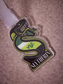 HARRY POTTER X SHEIN 1pc Cartoon Snake House Acrylic Luggage Tag - Multicolor - View 3