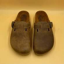 mules zapato para hombre descubierto de la parte de atrás en vaqueta con hebilla decorativa suela plana cómodo y fresco - Marrón - Ver 1