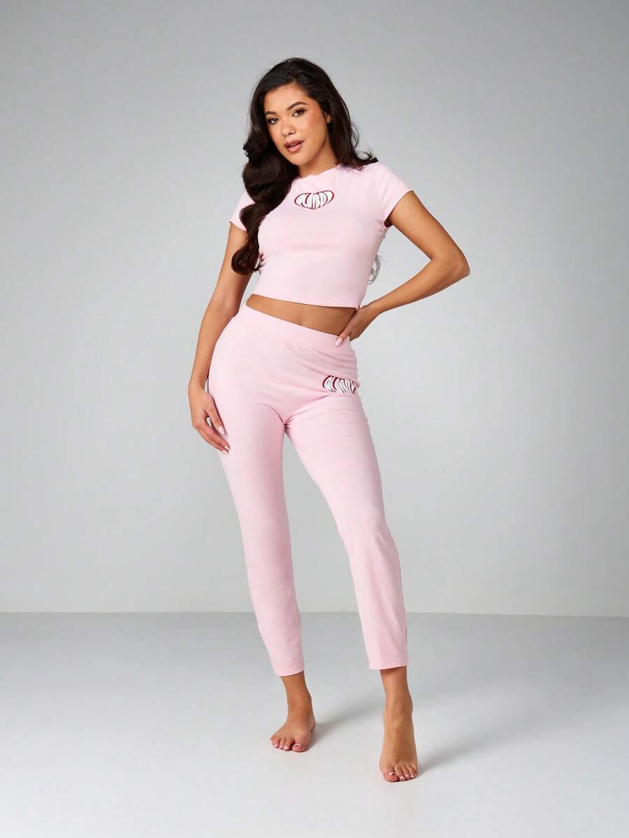 Missguided x Playboy 印花爱心图案睡衣套装，露脐上衣搭配同款慢跑裤，家居服两件套，舒适睡衣套装 - 粉色 - 查看 1