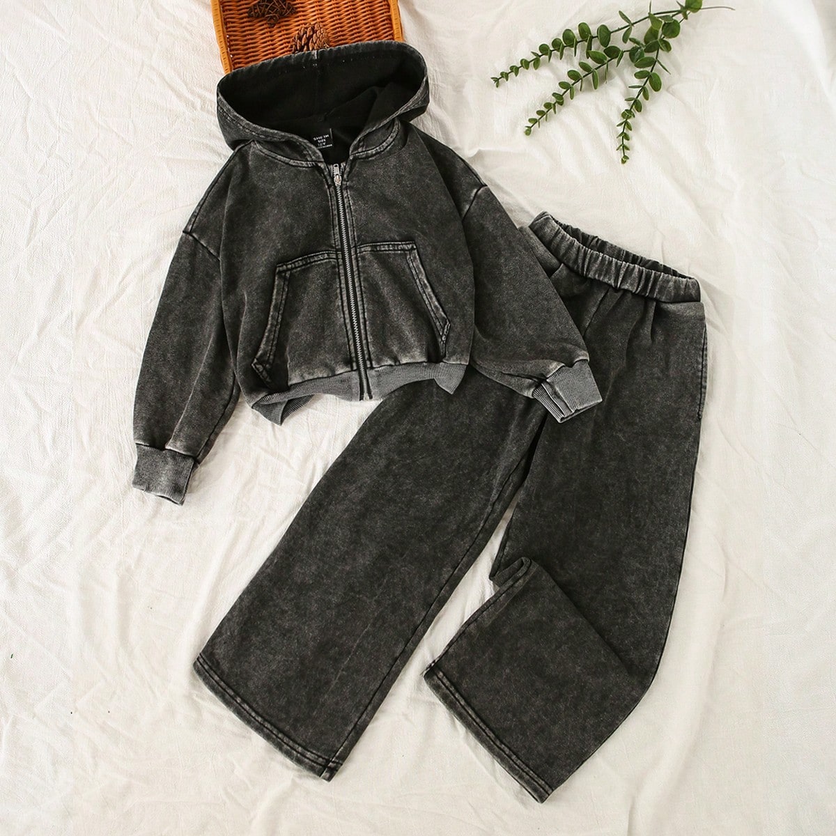 Conjunto de dos piezas de mezclilla para niñas preadolescentes, chaqueta de mezclilla negra lavada casual y holgada con capucha y pantalones vaqueros