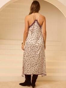 Aralina فستان ماكسي أنيق فضفاض من الساتان بحمالات رفيعة وتريم من الدانتيل