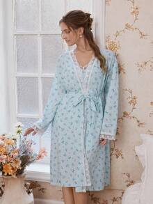 SHEIN Conjunto de pijama de mujer con camisola de encaje con parches de flores y lazo romántico, y bata de manga larga con cinturón, ropa de invierno - Celeste - Ver 5