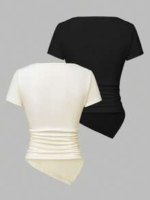 少女多色不对称领口褶皱腰身+金属扣不对称短袖T恤，适合春夏穿着，独特的不对称领口设计，褶皱腰身，金属扣装饰，展现时尚个性，适合日常、派对、校园等场合。